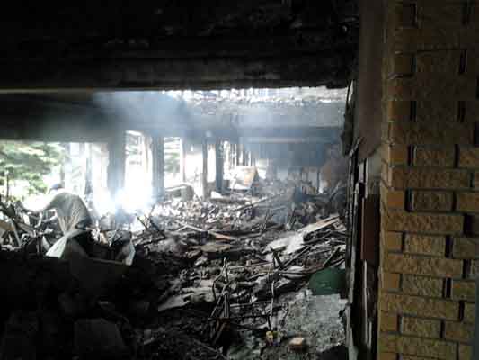 День 283: киевские каратели уничтожают промышленные предприятия Донбасса, а в Зайцево дети рождаются под аккомпанемент разрыва снарядов