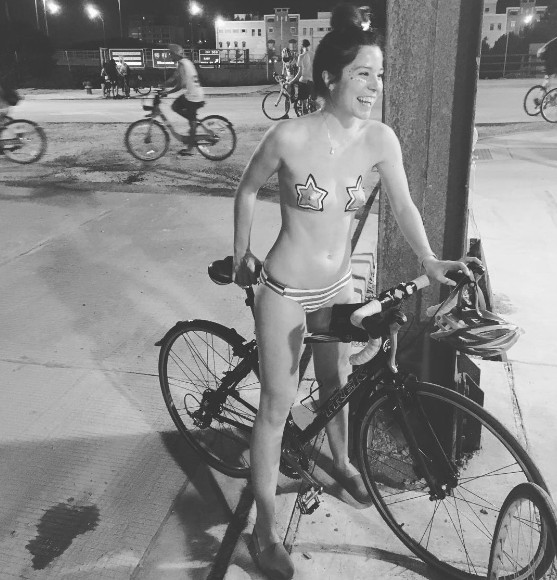 Сотни голых велосипедистов проехали по улицам Лондона 18+ Сотни голых велосипедистов проехали по улицам Лондона 18+