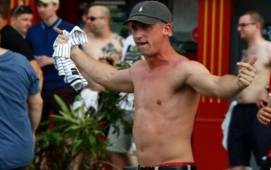 Фанат сборной России в интервью AFP назвал английских болельщиков «девочками»