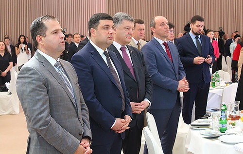 Парубий как таран в ворота Фанара Парубий как таран в ворота Фанара