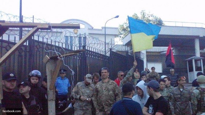 Силовики выбивают у Одесского облсовета деньги за обстрелы в Донбассе Силовики выбивают у Одесского облсовета деньги за обстрелы в Донбассе