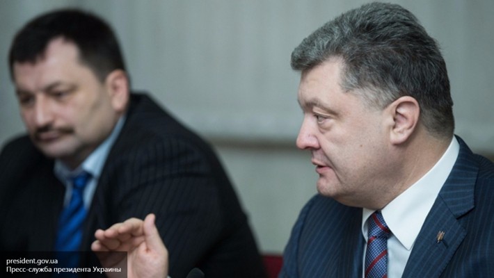 Порошенко признался, что ради Донбасса убил 10 тысяч украинцев Порошенко признался, что ради Донбасса убил 10 тысяч украинцев