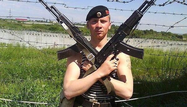 Российский военнослужащий погиб в Сирии при подрыве террориста-смертника Российский военнослужащий погиб в Сирии при подрыве террориста-смертника