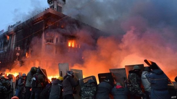 Кто финансирует и поддерживает конфликт на Украине?