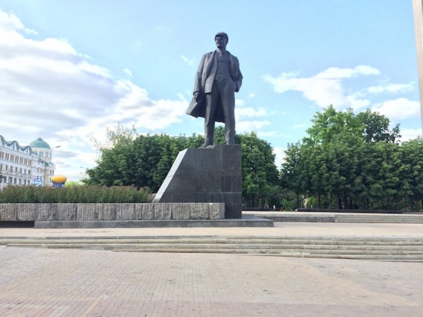 Пройдёмся по вечернему Донецку?