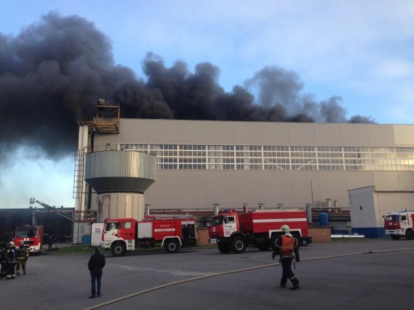На судостроительном заводе в Санкт-Петербурге горел строящийся для Минобороны катер. Пожар локализован и потушен На судостроительном заводе в Санкт-Петербурге горел строящийся для Минобороны катер. Пожар локализован и потушен