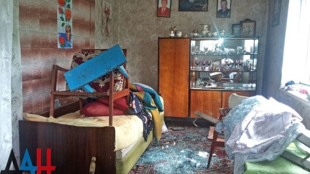 Сводка от МО ДНР 10 июня 2016 года. Укрофашисты более 3,5 тысячи раз обстреляли ДНР, повреждено 77 домостроений, погибли пять человек, 21 ранены Сводка от МО ДНР 10 июня 2016 года. Укрофашисты более 3,5 тысячи раз обстреляли ДНР, повреждено 77 домостроений, погибли пять человек, 21 ранены