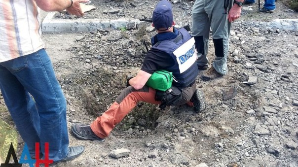 Сводка от МО ДНР 10 июня 2016 года. Укрофашисты более 3,5 тысячи раз обстреляли ДНР, повреждено 77 домостроений, погибли пять человек, 21 ранены Сводка от МО ДНР 10 июня 2016 года. Укрофашисты более 3,5 тысячи раз обстреляли ДНР, повреждено 77 домостроений, погибли пять человек, 21 ранены