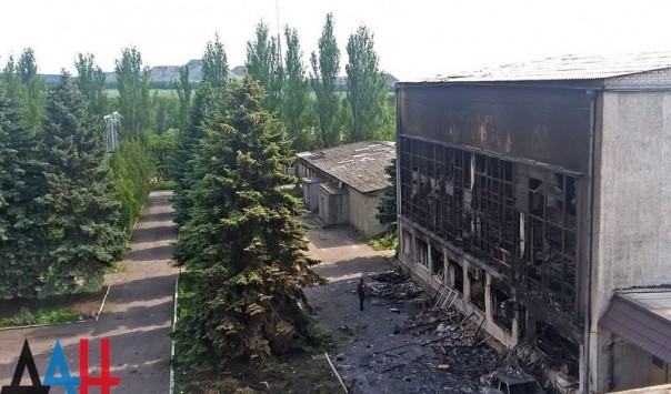 Сводка от МО ДНР 10 июня 2016 года. Укрофашисты более 3,5 тысячи раз обстреляли ДНР, повреждено 77 домостроений, погибли пять человек, 21 ранены Сводка от МО ДНР 10 июня 2016 года. Укрофашисты более 3,5 тысячи раз обстреляли ДНР, повреждено 77 домостроений, погибли пять человек, 21 ранены