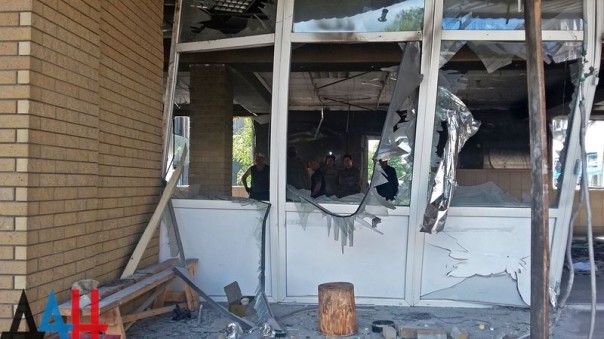 Сводка от МО ДНР 10 июня 2016 года. Укрофашисты более 3,5 тысячи раз обстреляли ДНР, повреждено 77 домостроений, погибли пять человек, 21 ранены Сводка от МО ДНР 10 июня 2016 года. Укрофашисты более 3,5 тысячи раз обстреляли ДНР, повреждено 77 домостроений, погибли пять человек, 21 ранены