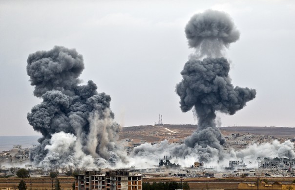 WSJ: США ошибочно нанесли авиаудар по отряду оппозиции в Сирии, убив нескольких бойцов WSJ: США ошибочно нанесли авиаудар по отряду оппозиции в Сирии, убив нескольких бойцов