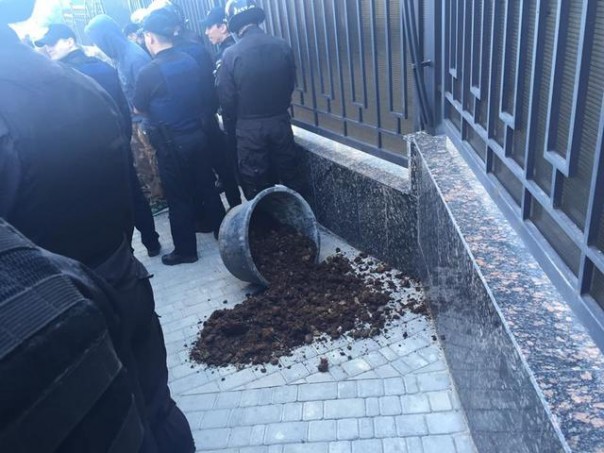Одесса: «Навозные игры» укропатриотов.