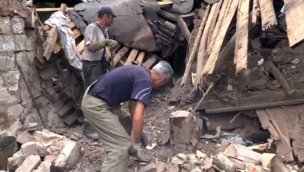 Украинские военные обстреляли жилые кварталы в Горловке