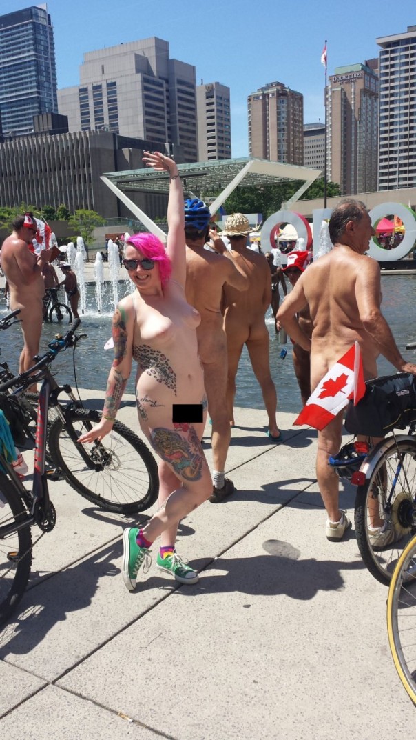 Сотни голых велосипедистов проехали по улицам Лондона 18+ Сотни голых велосипедистов проехали по улицам Лондона 18+