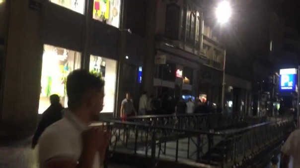 Английские фанаты напали на русских в центре Лилля. 5 против 20-ти: ночью русские болельщики снова обратили в бегство английских фанатов