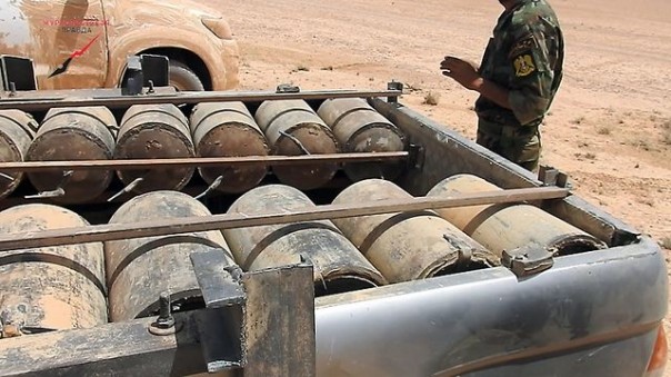 Су-34 ВКС РФ охотятся на ИГИЛ в Ракке и Дераа, Армия Сирии успешно наступает под Пальмирой и в Хаме | Подборка видео с Ближневосточного фронта