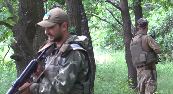 Укрофашисты под Горловкой жалуются, что им плюют в спину местные жители, а мужское население воюет против них в ДНР