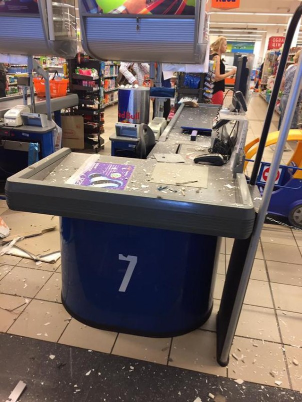 Во Львове на посетителей рухнул потолок Во Львове на посетителей рухнул потолок