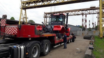 Кировский завод начал поставку «Кировцев» в Канаду