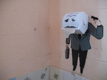 'Шарик' — крымский Бэнкси, поднимающий в своих граффити серьёзные социальные проблемы