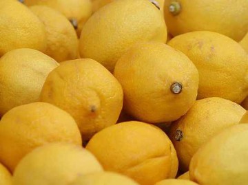 Турция в одностороннем порядке оставила россиян без лимонов и бананов