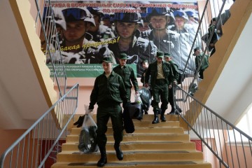 В России предложено отменить воинский призыв