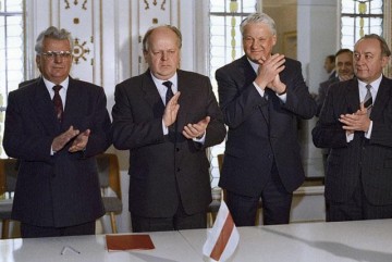 Есть грозный Судия