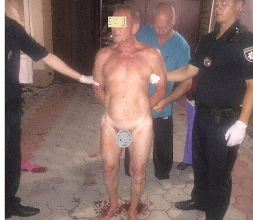 Херсонский кандидат в депутаты вышел на улицу голым в поддержку ЛГБТ