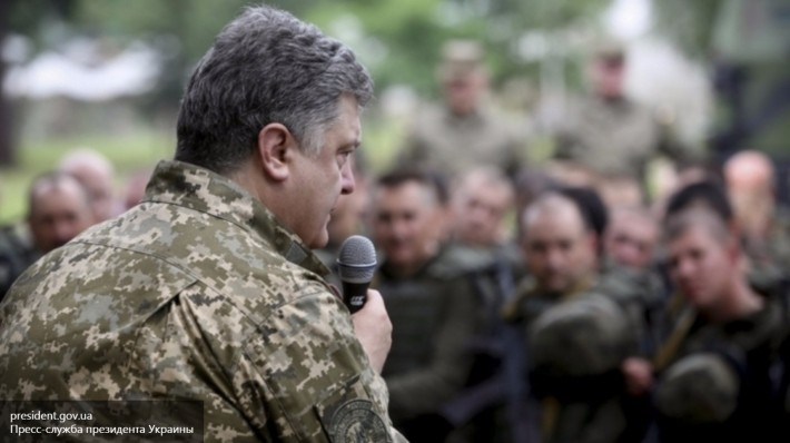 Порошенко заявил, что флот спас юг Украины «от захвата» бегством из Крыма Порошенко заявил, что флот спас юг Украины «от захвата» бегством из Крыма