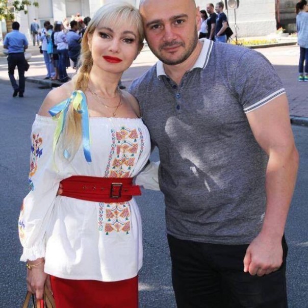 Простой обычный еуропейский город и люди которые его населяют