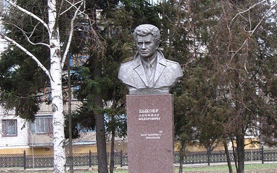 Леонид Быков чем вам помешал... Леонид Быков чем вам помешал...