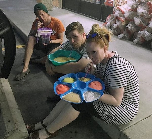 Кто во что горазд: в США люди набирали любимый напиток в унитаз, лишь бы унести домой Кто во что горазд: в США люди набирали любимый напиток в унитаз, лишь бы унести домой