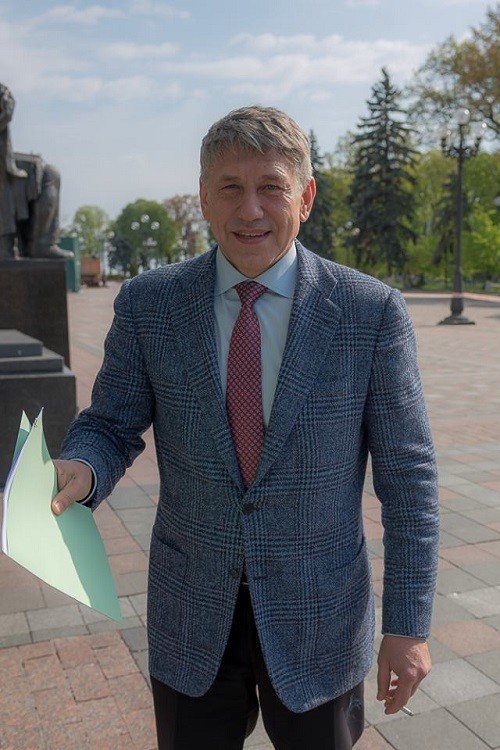Украина: к «агрессору» за электроэнергией, углем и мазутом