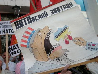 В Киеве внеблоковый статус объявили гибридным оружием Кремля