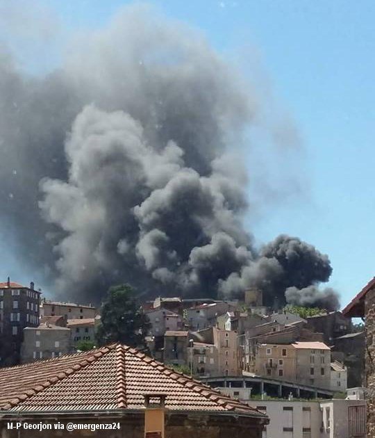 В больнице на юге Франции прогремели два взрыва