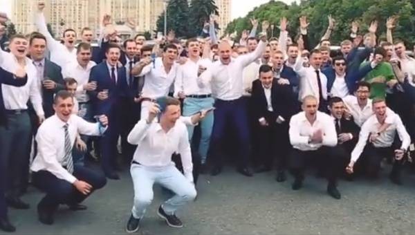 "Разве "золотые мальчики" пойдут защищать Родину?" О "наследственной элите" новой России