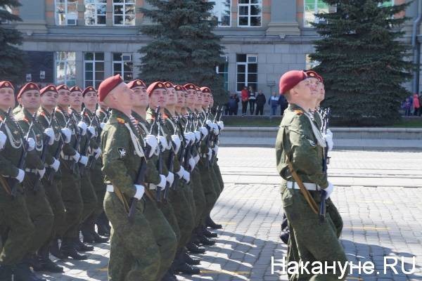 "Разве "золотые мальчики" пойдут защищать Родину?" О "наследственной элите" новой России