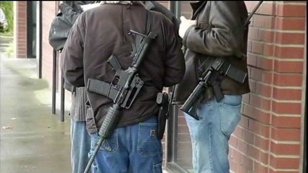 В Мариуполе вооруженные люди в масках захватили нефтеперерабатывающий завод