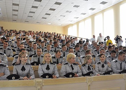 В Харькове выпустили первых украинских киберполицейских – следить за врагами Украины в интернете