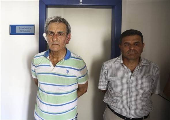 Опубликовано фото избитых генералов — инициаторов переворота в Турции Опубликовано фото избитых генералов — инициаторов переворота в Турции