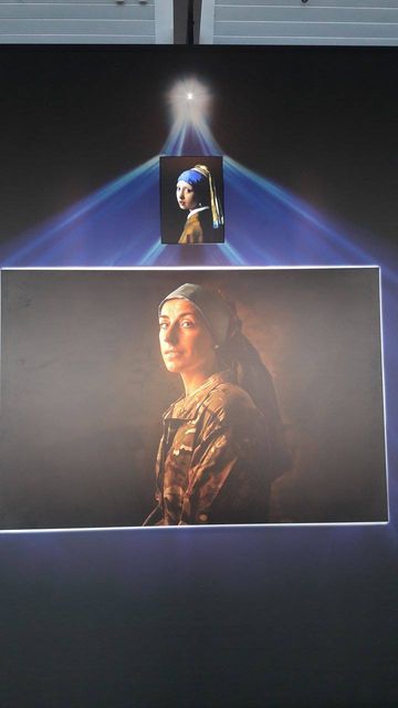 Пародия на "Тайную вечерю" работы потомка карателя Бабьего Яра встречает прилетающих в Борисполь Пародия на "Тайную вечерю" работы потомка карателя Бабьего Яра встречает прилетающих в Борисполь