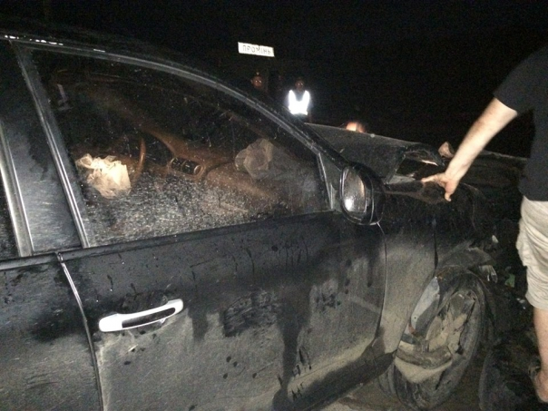 Барна-потаскун хватавший Яценюка за яйца, попал в ДТП. Бубенцы на месте, отделался синяками Барна-потаскун хватавший Яценюка за яйца, попал в ДТП. Бубенцы на месте, отделался синяками