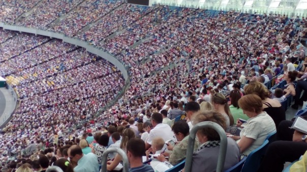 Религиозные фанатики захватили столицу Украины (фото) Религиозные фанатики захватили столицу Украины (фото)