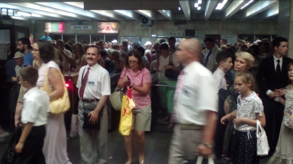 Религиозные фанатики захватили столицу Украины (фото) Религиозные фанатики захватили столицу Украины (фото)