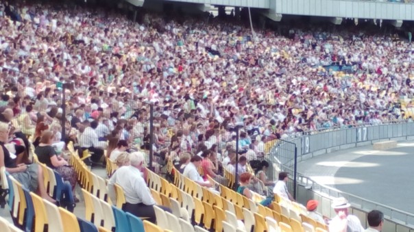 Религиозные фанатики захватили столицу Украины (фото) Религиозные фанатики захватили столицу Украины (фото)