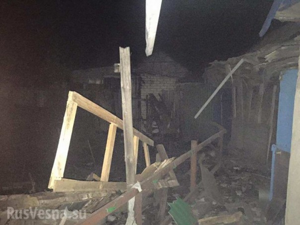 Молния: снаряд ВСУ попал в автобус в Донецке, есть раненые Молния: снаряд ВСУ попал в автобус в Донецке, есть раненые