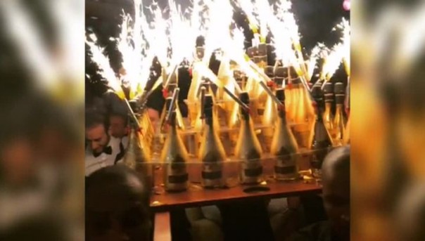 Футболисты Кокорин и Мамаев "отметили" вылет с "Евро-2016" шампанским на 250 тысяч евро