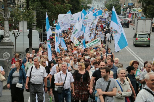 Вы еще митингуете? Тогда мы идем к вам