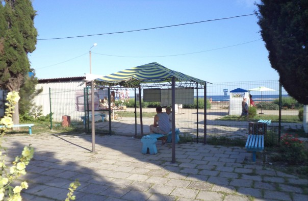 В Крыму пансионат ограничил доступ отдыхающих к пляжу В Крыму пансионат ограничил доступ отдыхающих к пляжу