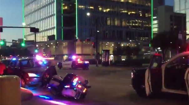 Беспорядки в США: четверо полицейских убиты, 11 ранены Беспорядки в США: четверо полицейских убиты, 11 ранены